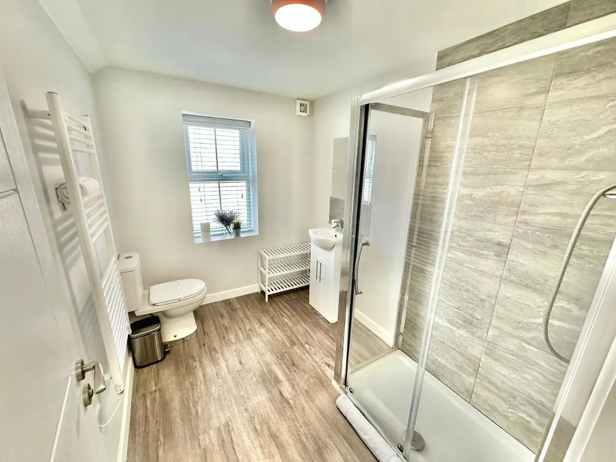 Cozy Downtown Retreat - Central Apartment With Short Walk To Beach Bournemouth